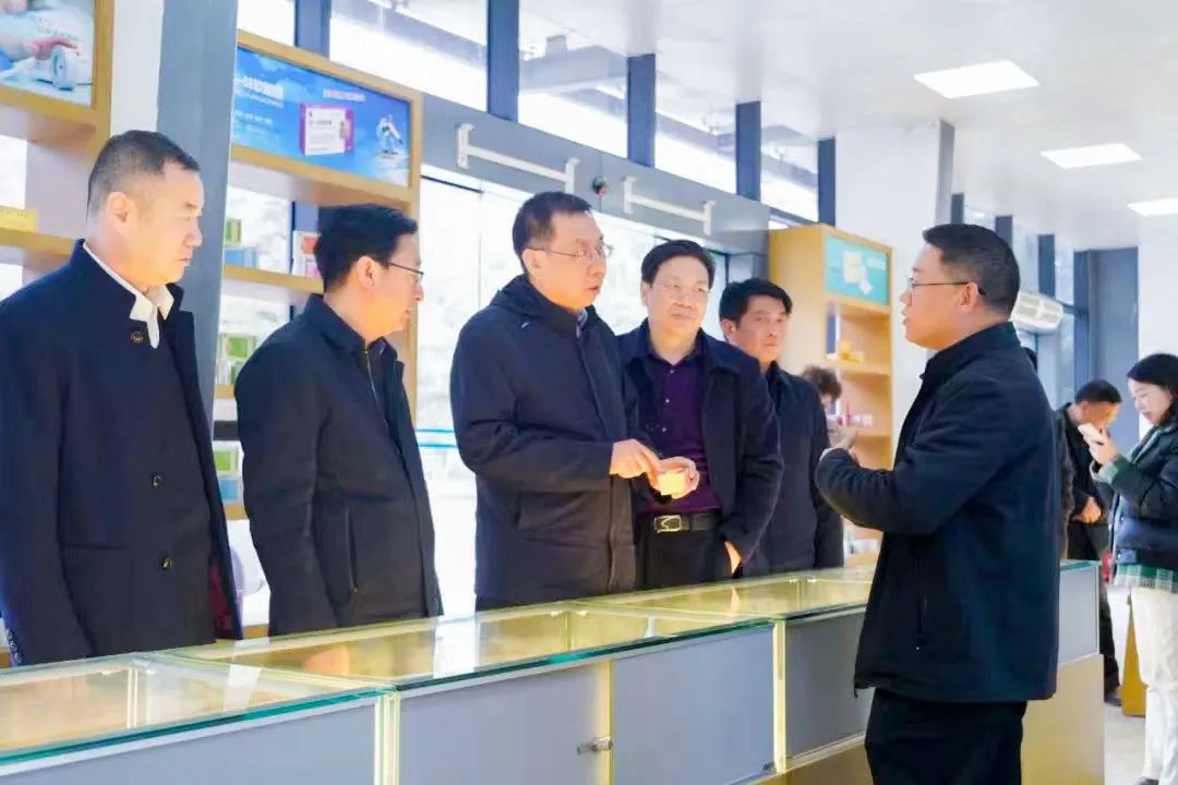隴南(nán)中院院長萬建軍赴獨一味制藥調研指導